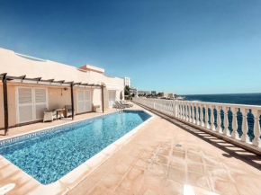 Villa Julia, First Line, 3 Bedrooms, Stunning Ocean View, Pool in Callao Salvaje